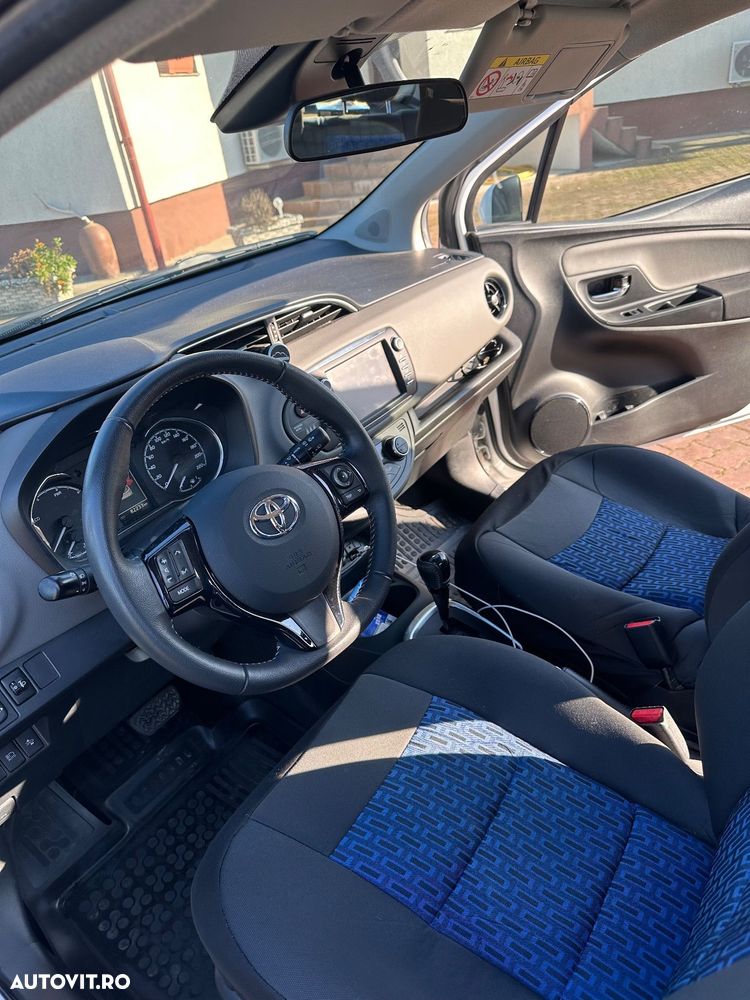 Toyota Yaris 1.5 VVT-i HSD Luna - 6