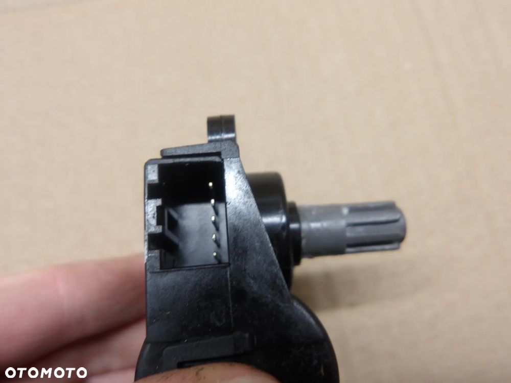 KIA CEED SW II 12-18r. 1.6 CRDI SILNICZEK NAGRZEWNICY D332-ATBAA - 4