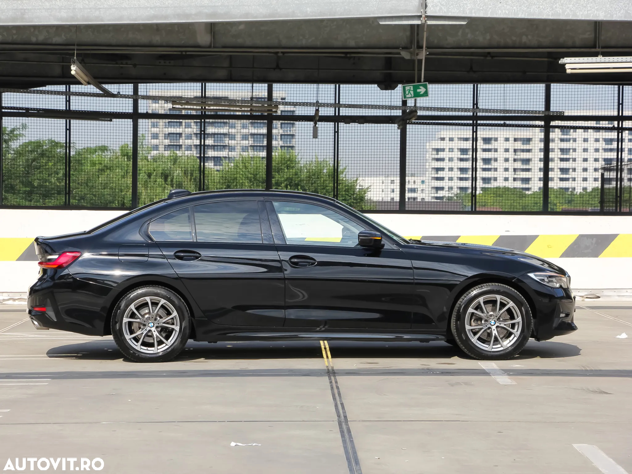 BMW Seria 3 320i Aut. Sport Line - 11