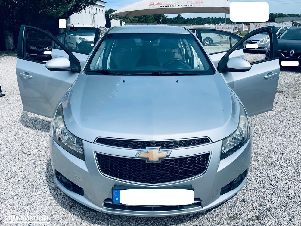 Chevrolet Cruze 1.6 LS - 3