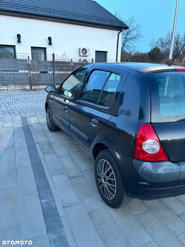 Renault Clio - 8