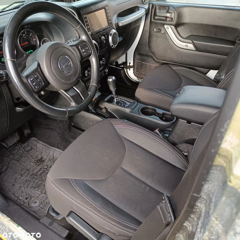 Jeep Wrangler 2.8 CRD Unlim Rubicon - 12