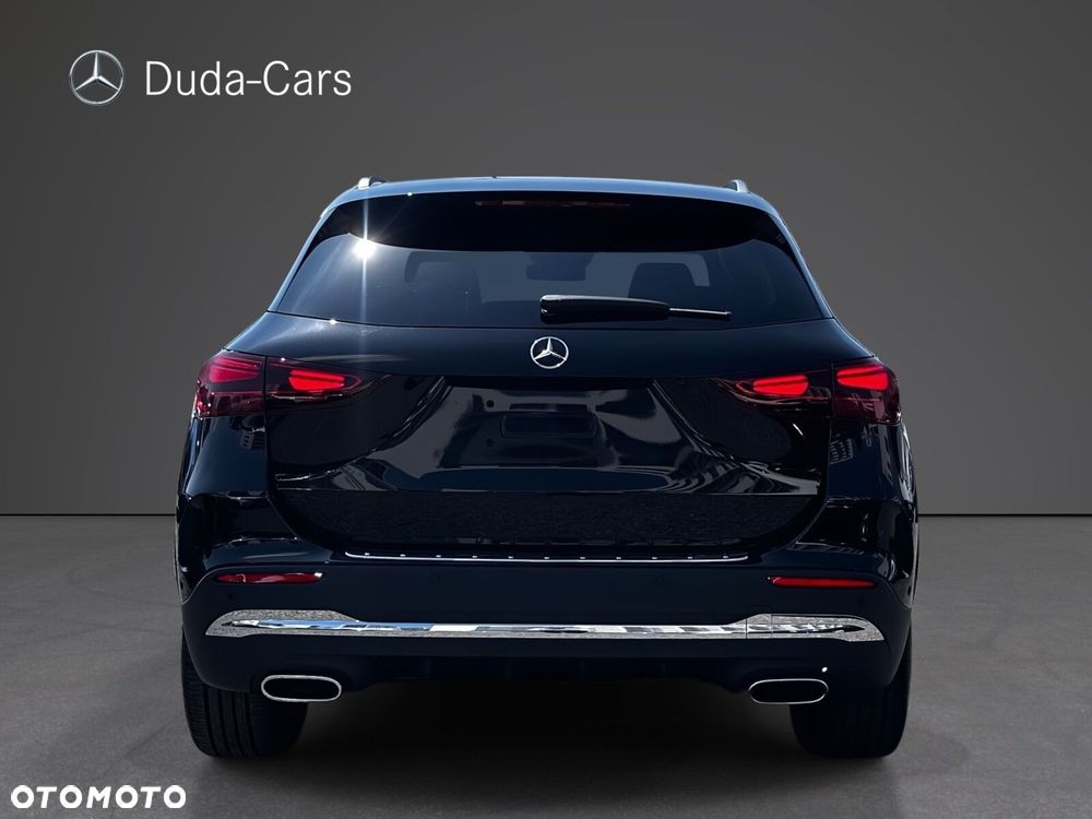 Mercedes-Benz GLA 180 AMG Line - 6