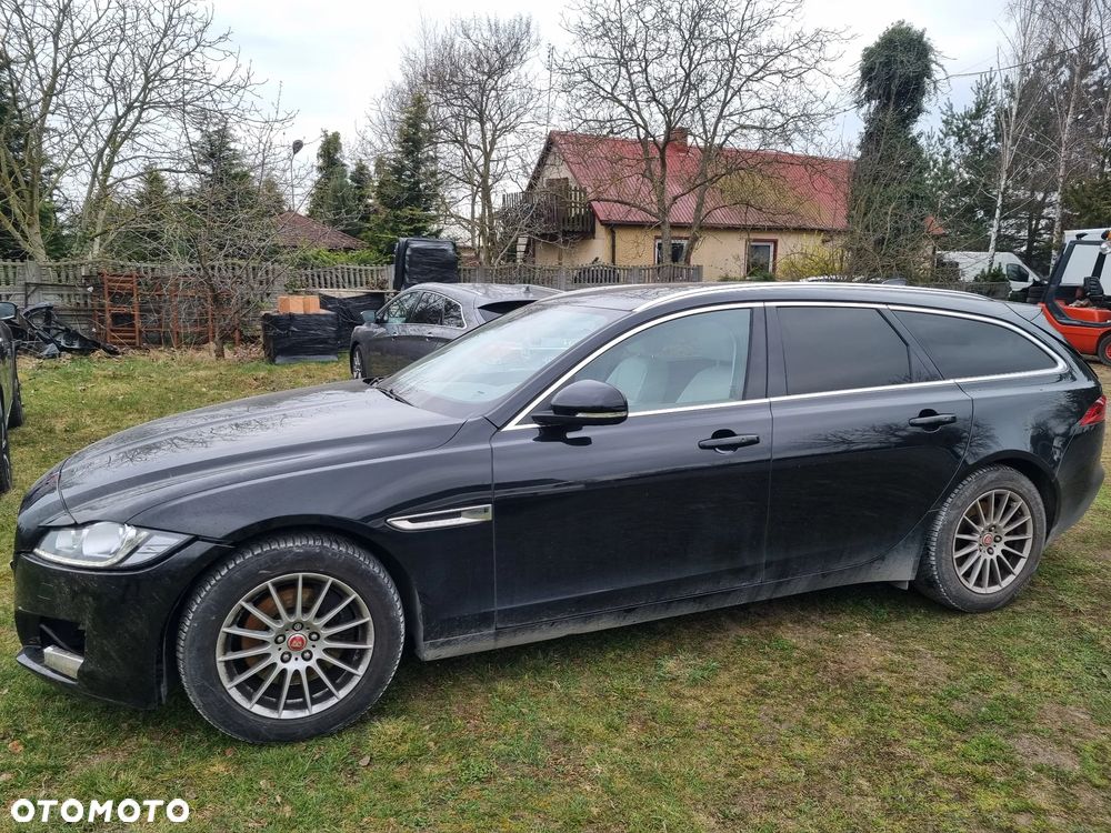 Jaguar XF 2.0 i4D Pure - 16