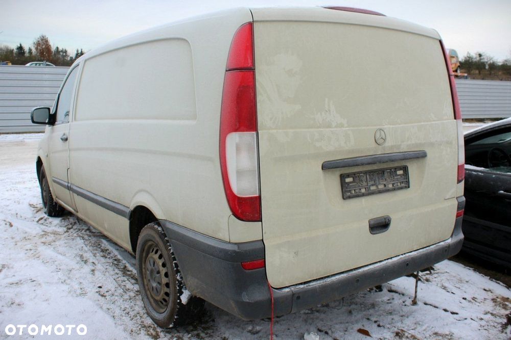 Mercedes Vito W639 2011 2.2CDI 651940 (MASKA, ZDERZAK, LAMPA, BŁOTNIK, DRZWI, SZYBA, FOTEL) - 5