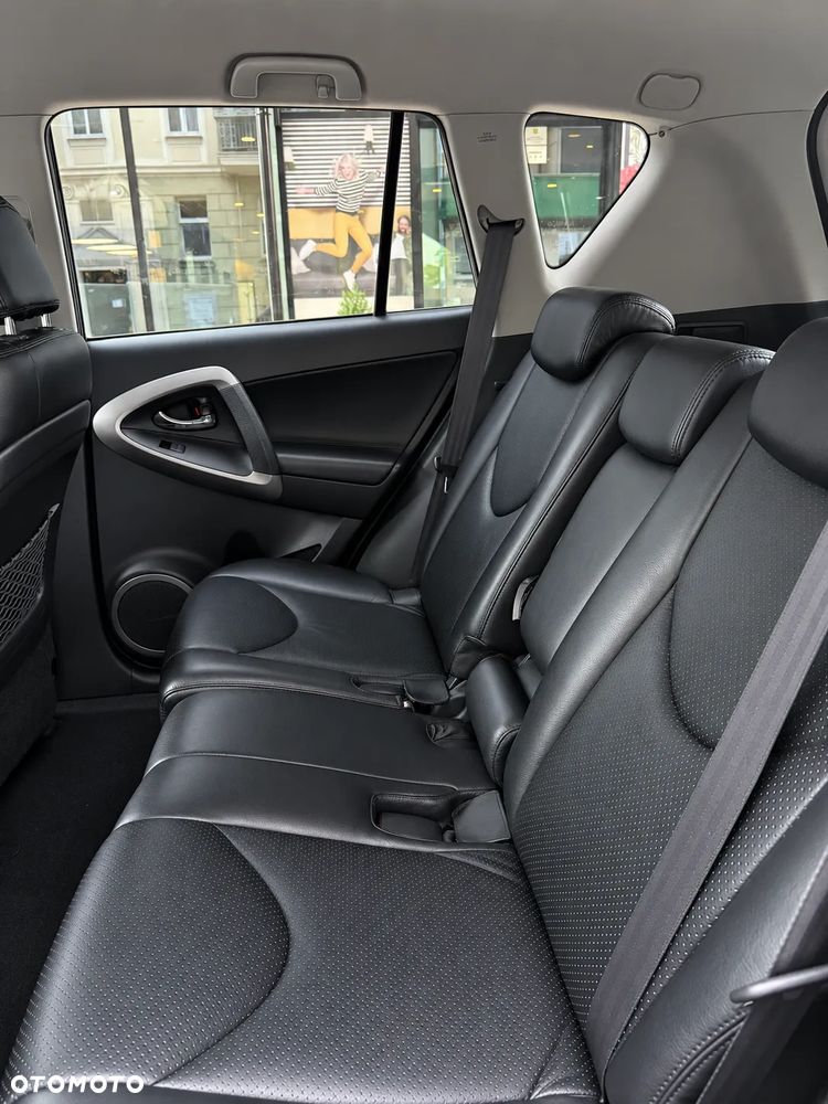 Toyota RAV4 - 6