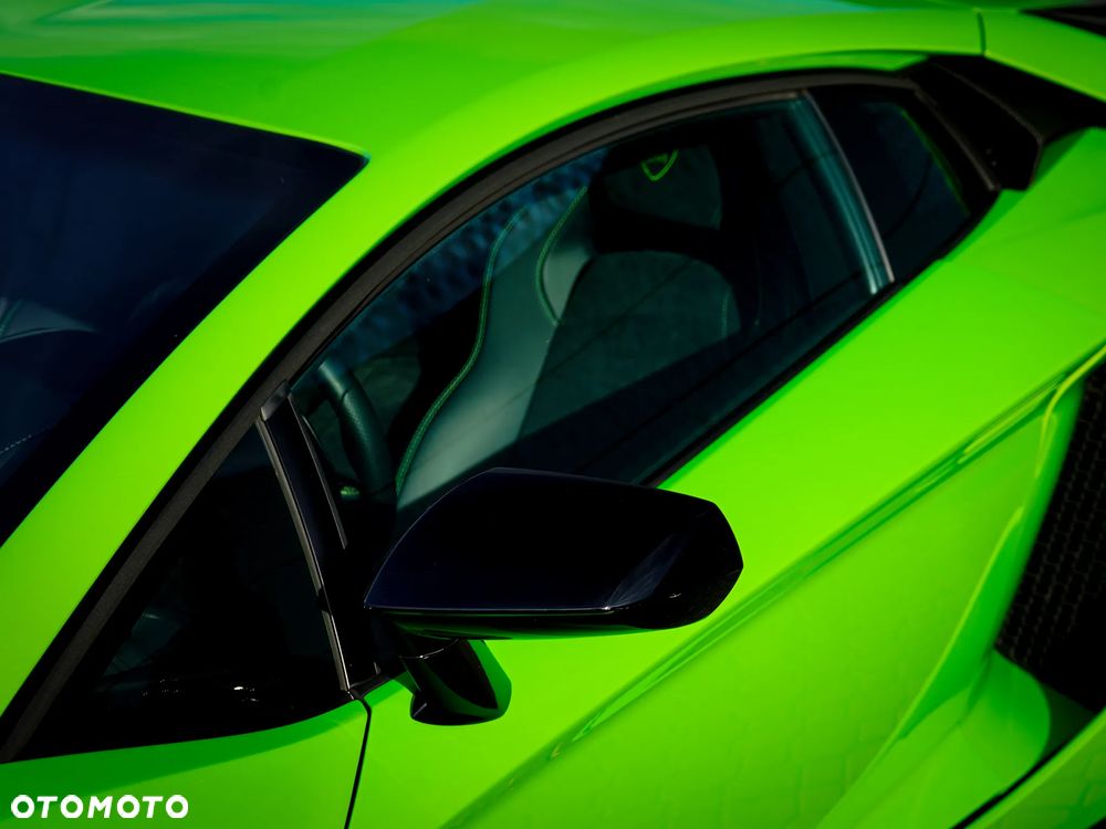 Lamborghini Aventador - 10