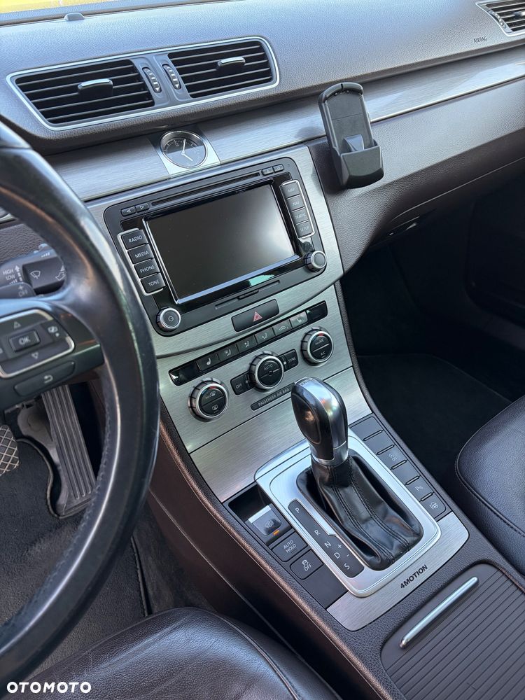 Volkswagen Passat 2.0 TDI 4Mot Highline DSG - 13