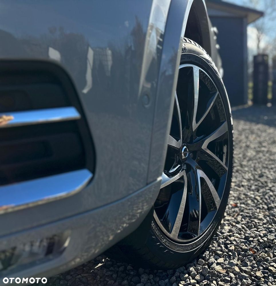 Volvo XC 90 - 8