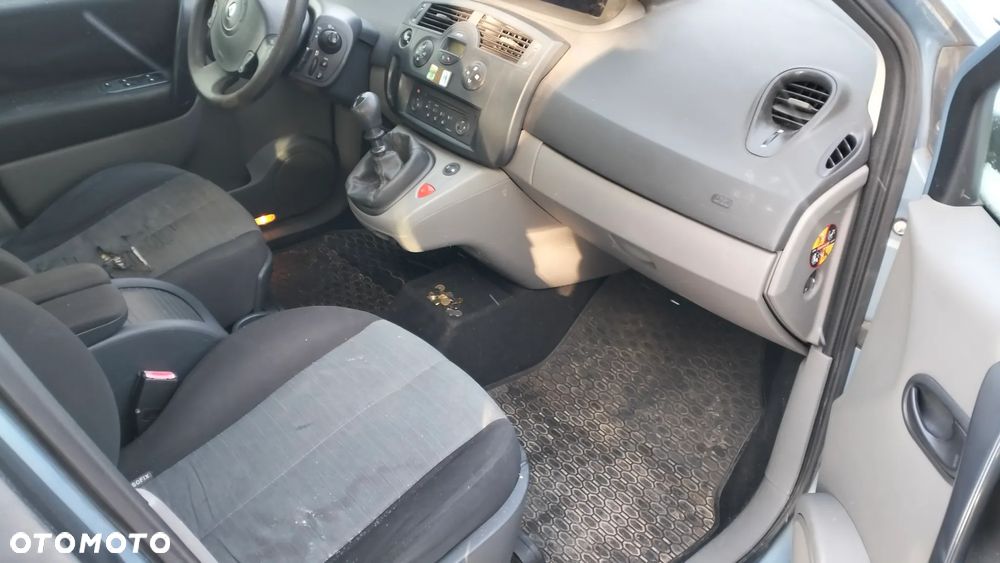 Renault Grand Scenic 2.0 16V Confort Authentique - 24