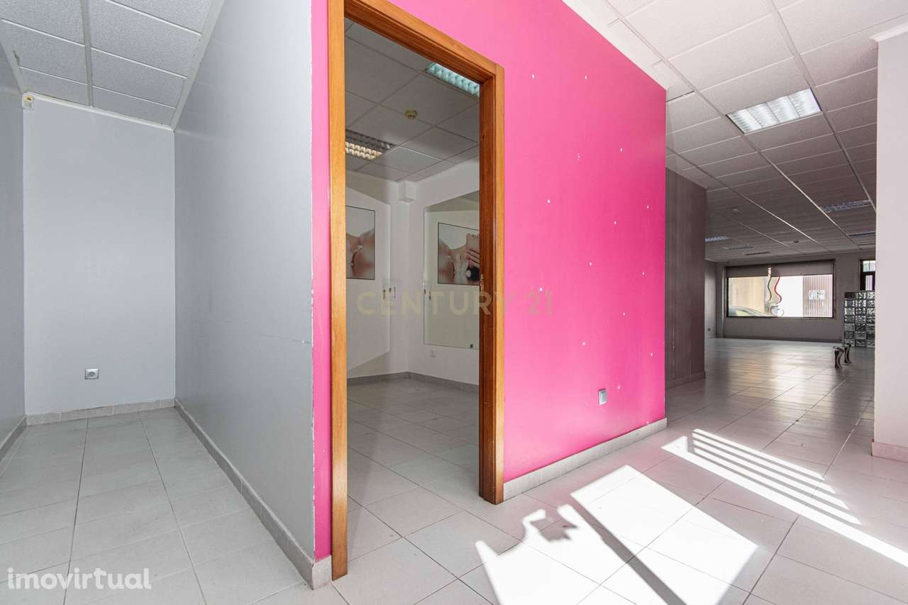 Loja para Venda em Casal de Cambra — Loja arrendada com Rentabilidade - Grande imagem: 5/19