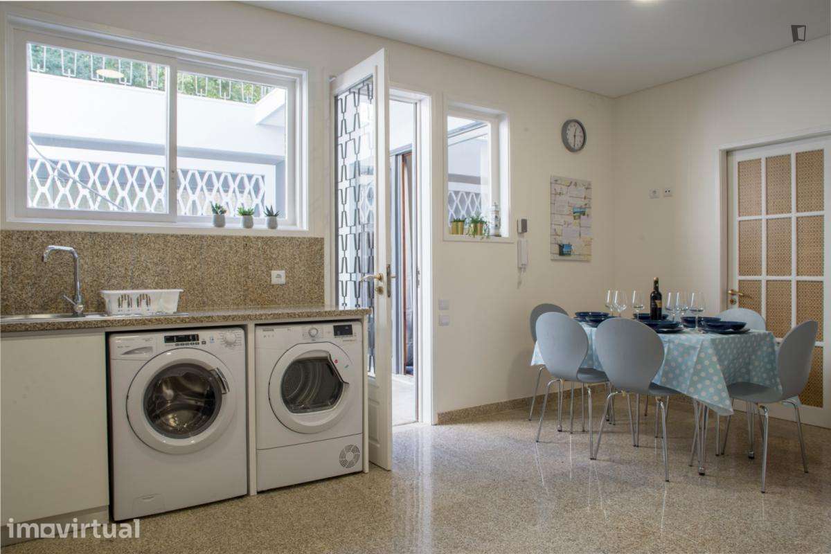 Quarto - localizado em Matosinhos Porto - Grande imagem: 5/23