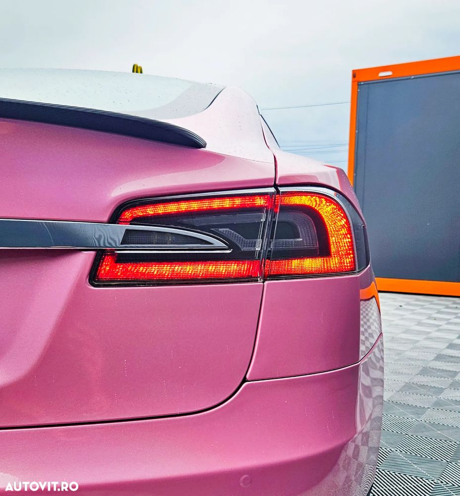 Tesla Model S Performance - 23
