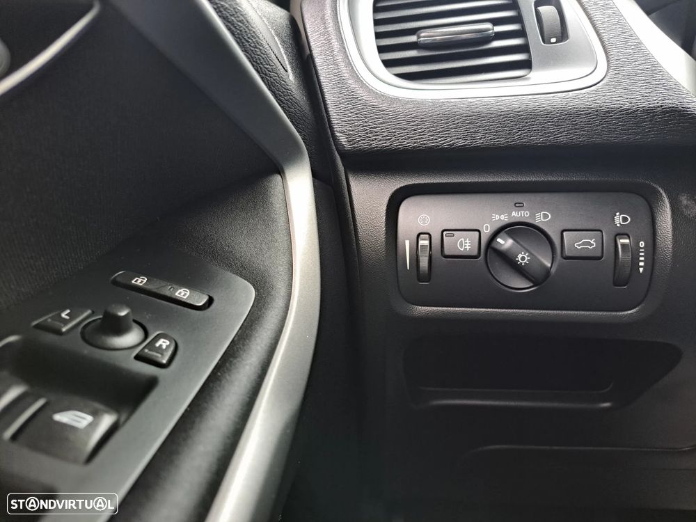 Volvo V40 D2 Kinetic - 15