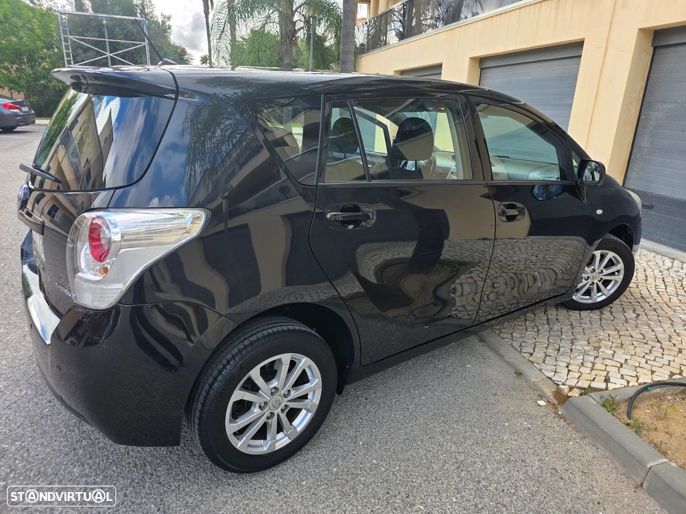 Toyota Verso 2.0 D-4D Comfort - 14