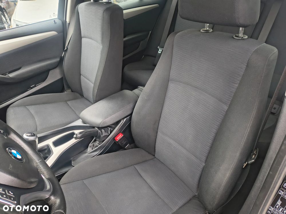 BMW X1 sDrive16d xLine - 17