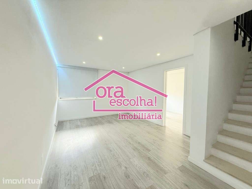 Apartamento T4 Duplex Remodelado no Lumiar! - Grande imagem: 3/23