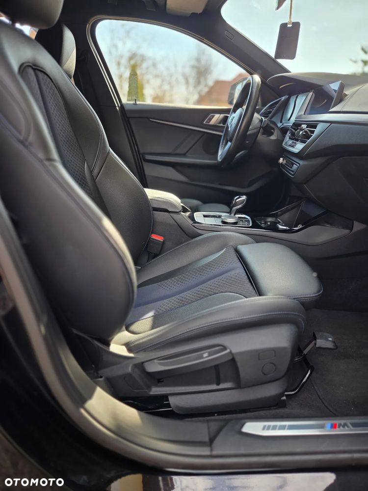 BMW Seria 1 118i Edition M Sport Shadow - 13