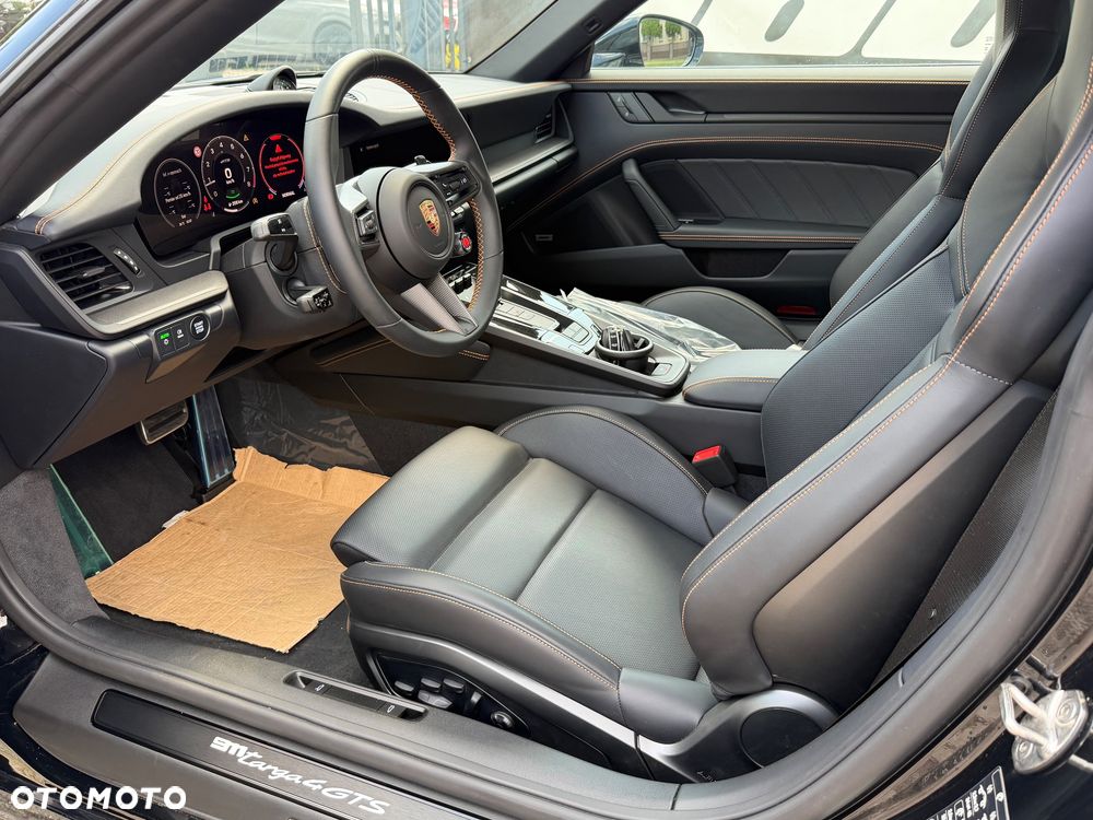 Porsche 911 Targa 4 GTS PDK - 18