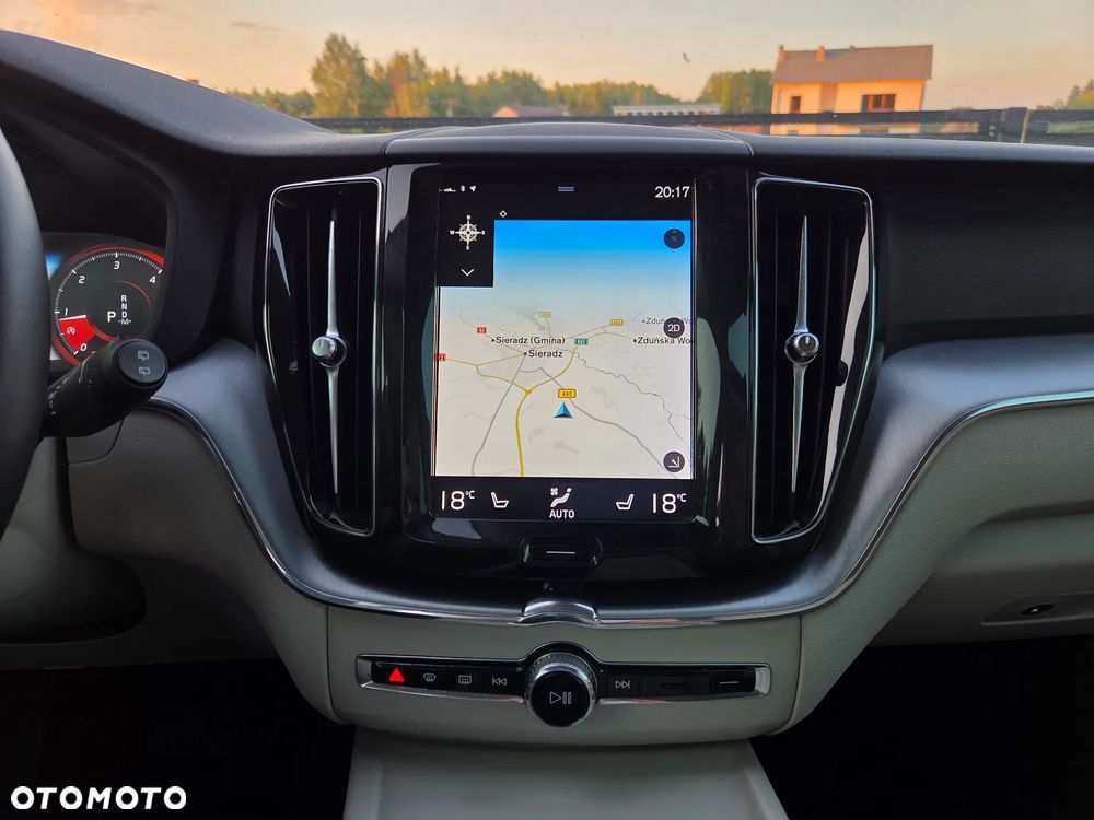 Volvo XC 60 B4 D AWD Momentum Pro - 26