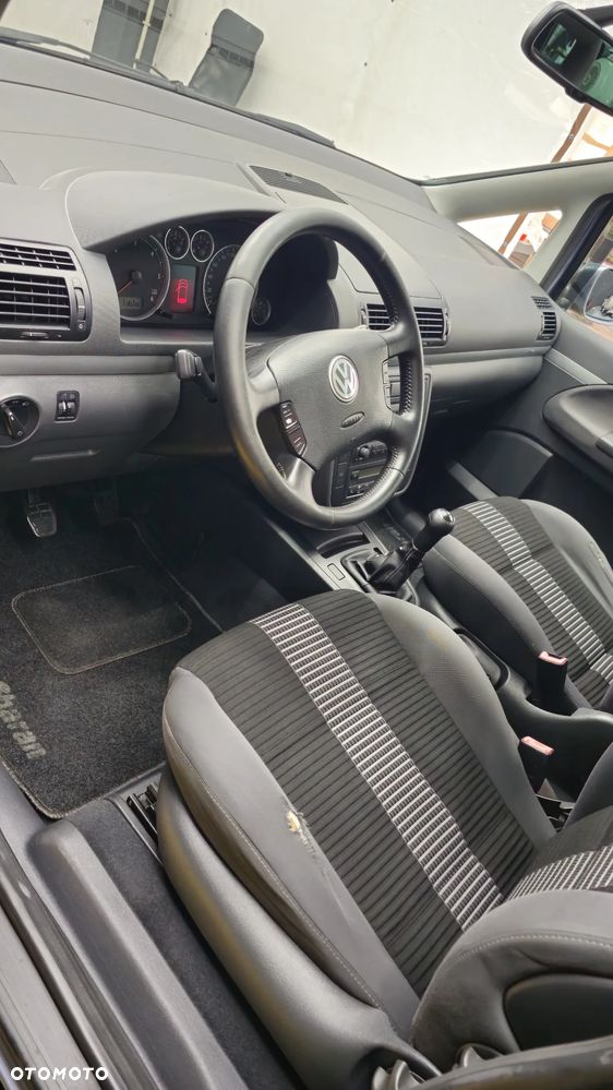 Volkswagen Sharan 1.9 TDI Comfortline - 8