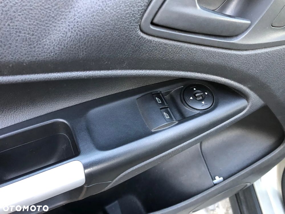 Ford transit connect - 17