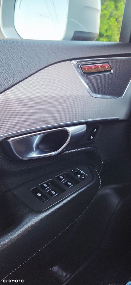 Volvo XC 90 D5 AWD Geartronic RDesign - 19