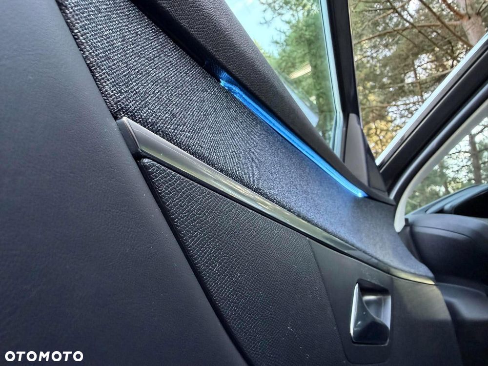 Peugeot 5008 1.6 BlueHDI Allure S&S EAT6 - 28