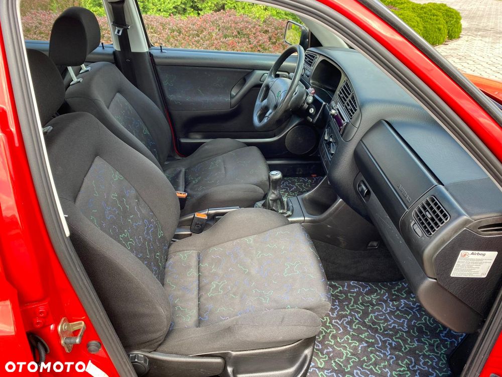Volkswagen Golf - 18