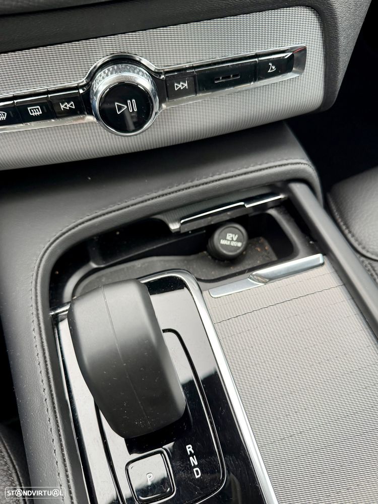 Volvo XC 90 T8 AWD Core - 18