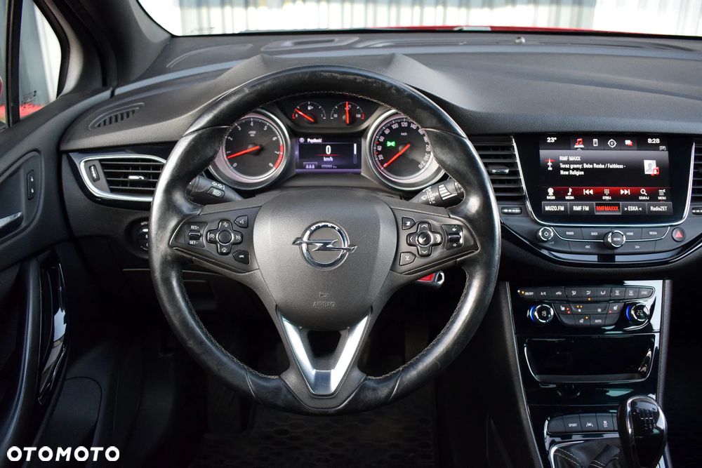 Opel Astra 1.4 T Dynamic - 19