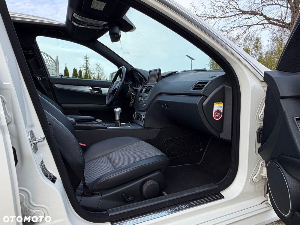 Mercedes-Benz Klasa C 200 Kompressor Avantgarde - 31