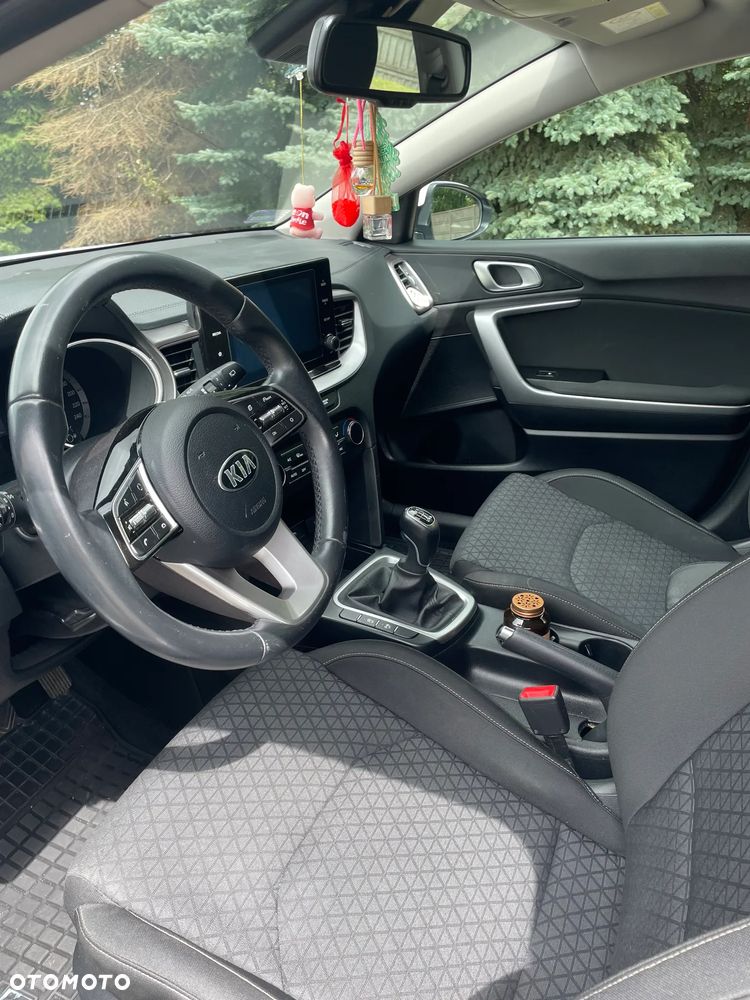 Kia Ceed 1.5 T-GDI M - 17