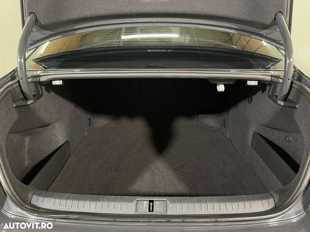 Volkswagen Passat 2.0 TDI SCR 4Mot DSG Highline - 12