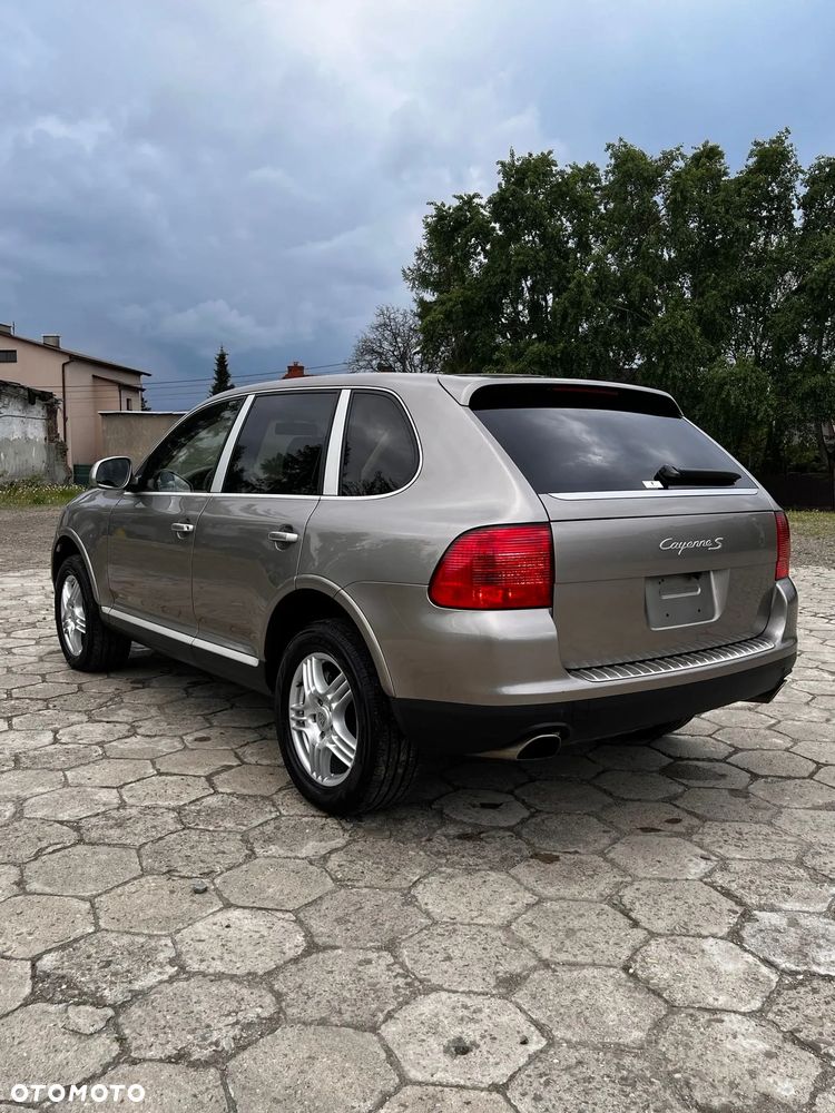 Porsche Cayenne - 6