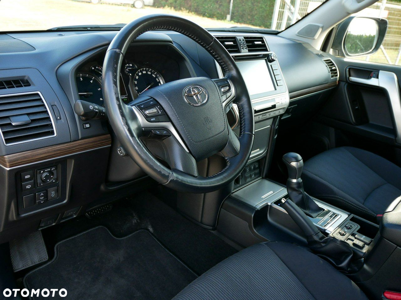 Toyota Land Cruiser - 14