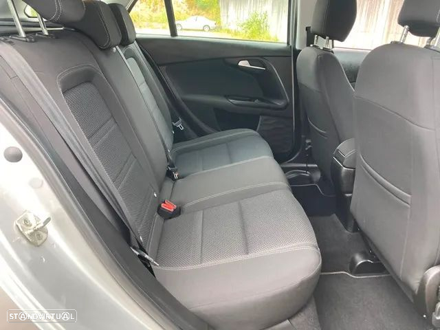 Fiat Tipo Station Wagon 1.3 M-Jet Lounge - 33