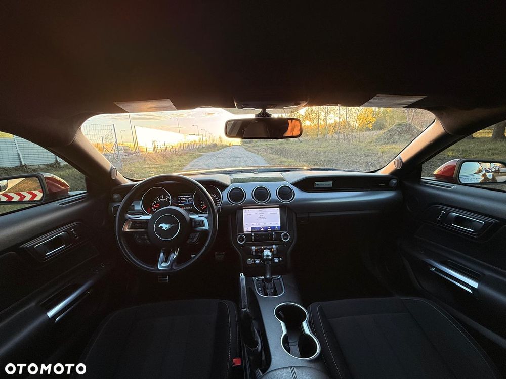 Ford Mustang - 12