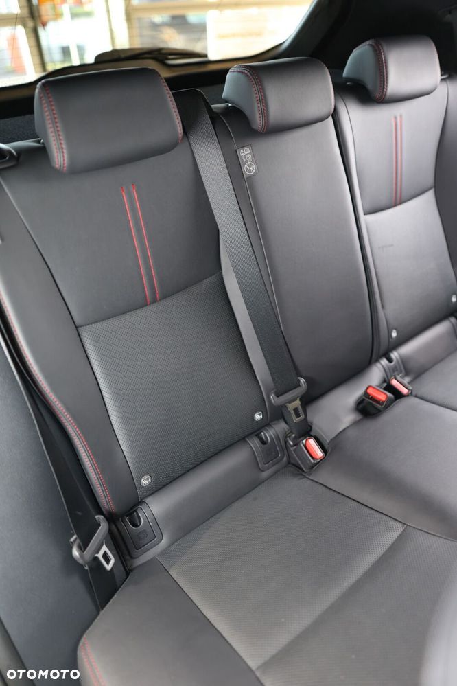 Lexus LBX 1.5 Hybrid Emotion - 18