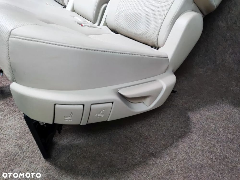 TOYOTA HIGHLANDER 20-24r Fotele Kanapy Boczki Skórzane 7 osób - 4