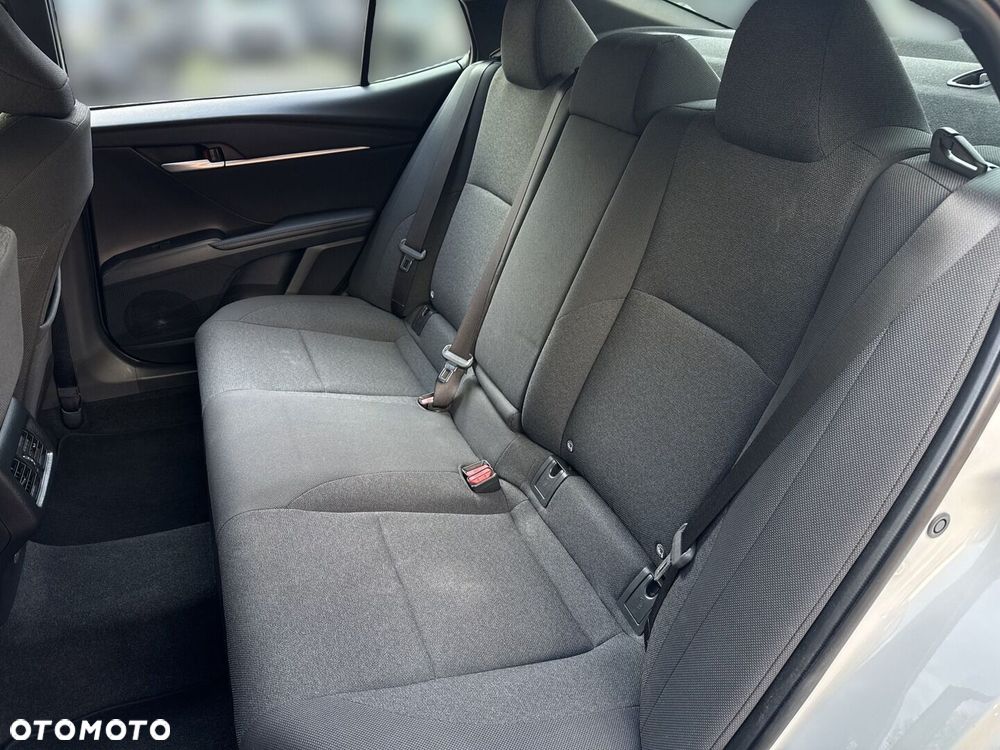 Toyota Camry - 12