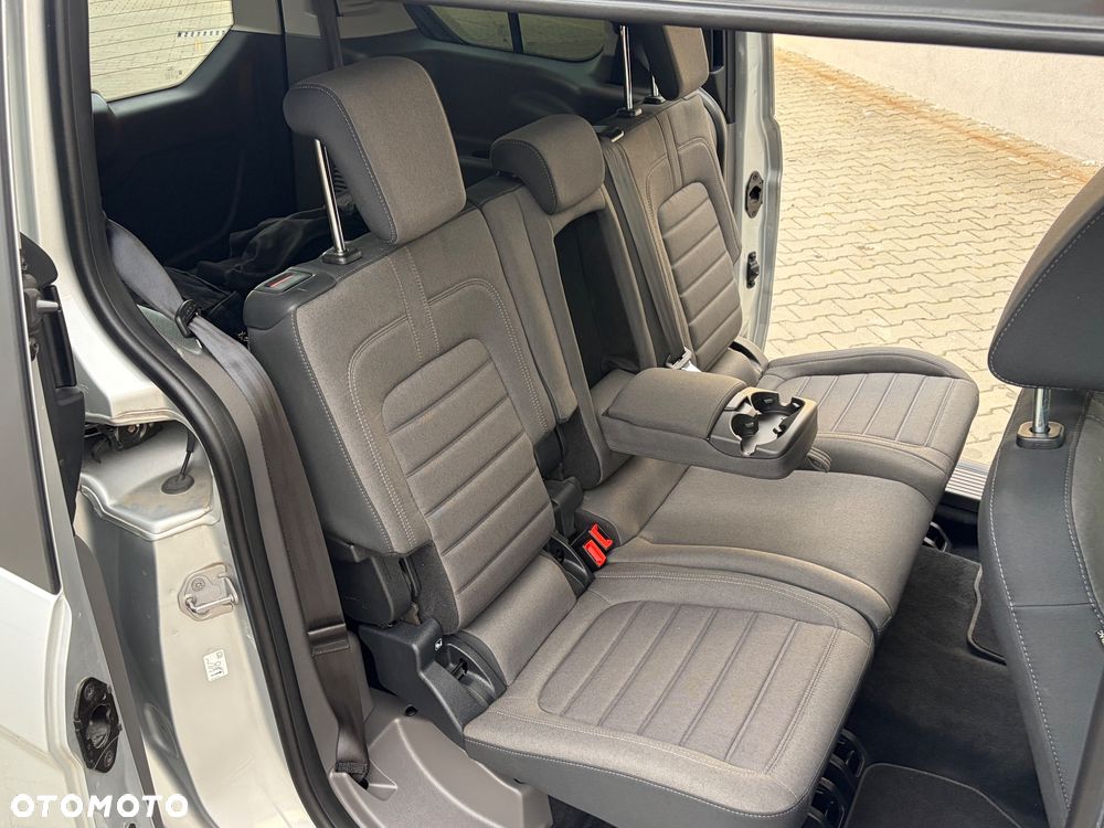 Ford Tourneo Connect Grand - 34