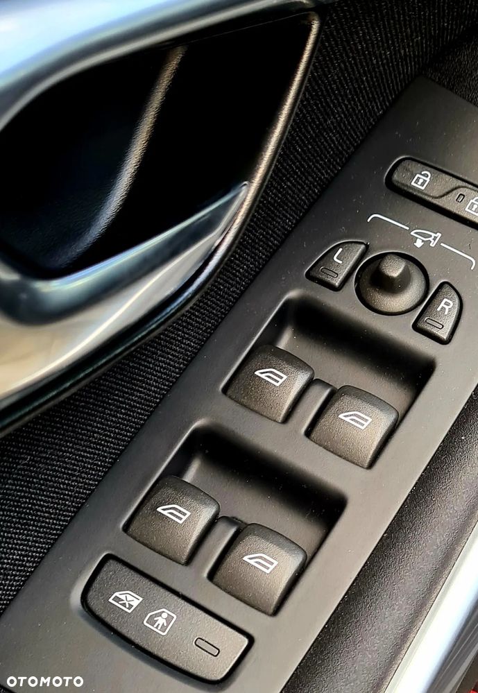 Volvo V40 D3 Drive-E Summum - 25