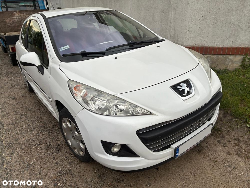 Peugeot 207 - 1