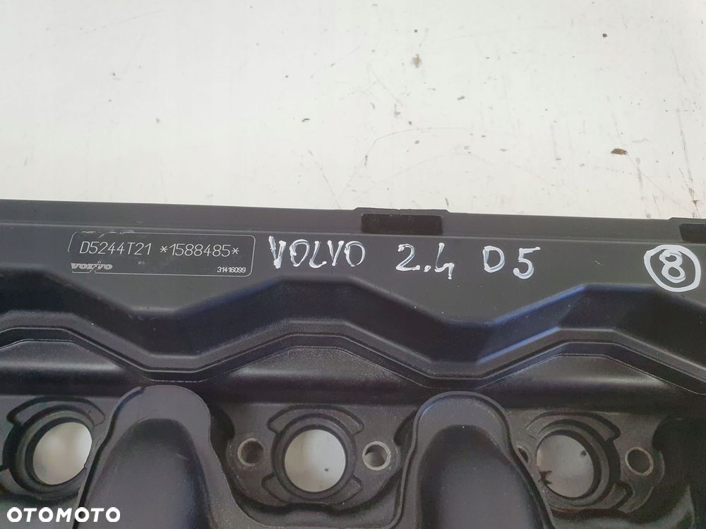 Volvo XC60 I 2.4 D5 POKRYWA ZAWORÓW kolektor 31430316 - 5