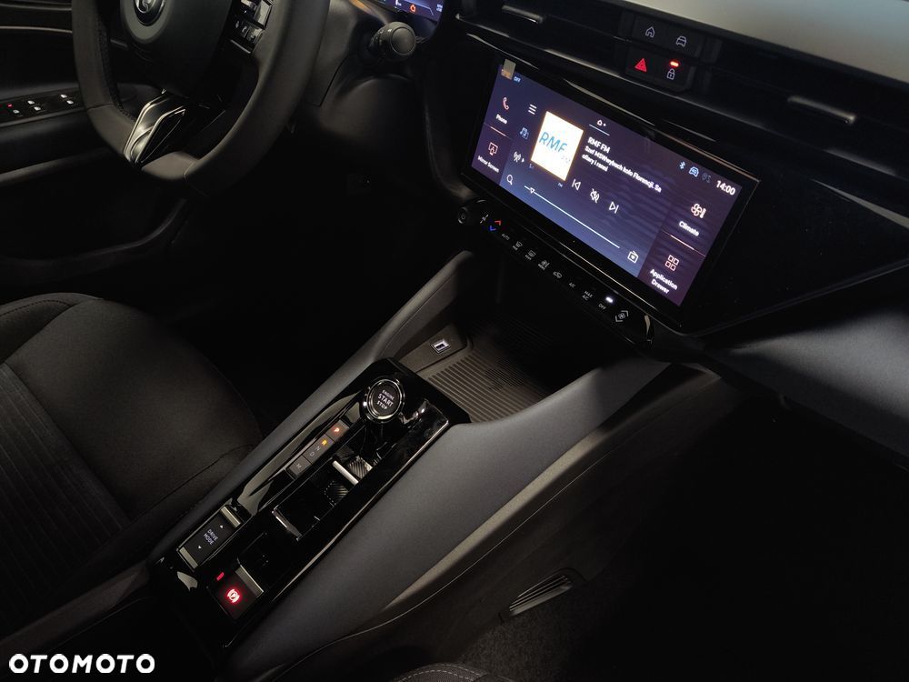 Alfa Romeo Junior 1.2 mHEV Ibrida eDCT - 11