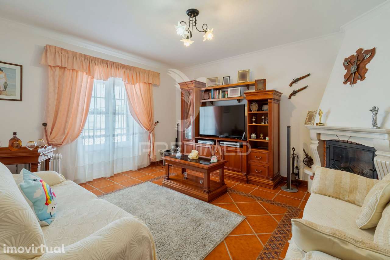 Encantadora Moradia T5 em Alcácer do Sal com terreno de 1540m2 em p... - Grande imagem: 5/35