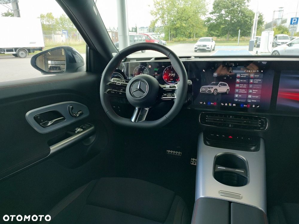 Mercedes-Benz GLB - 13
