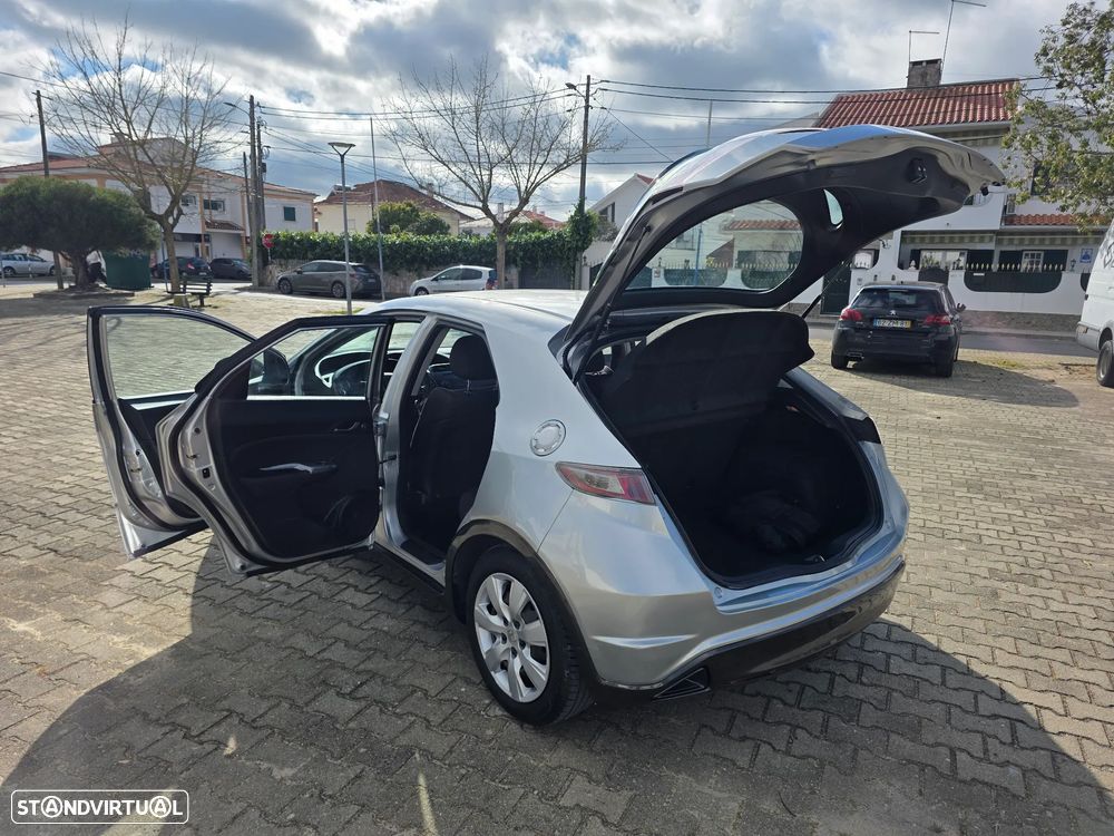 Honda Civic 1.4 i-VTEC Elegance - 21