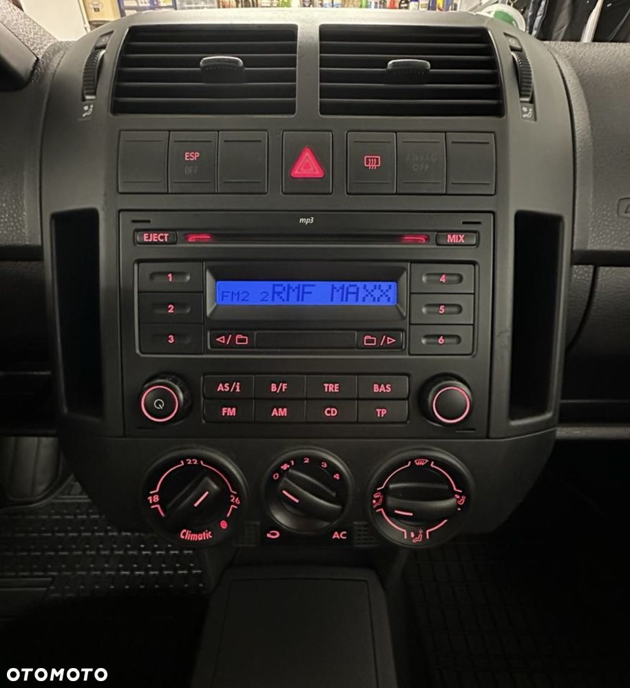 Volkswagen Polo 1.4 Tour - 23